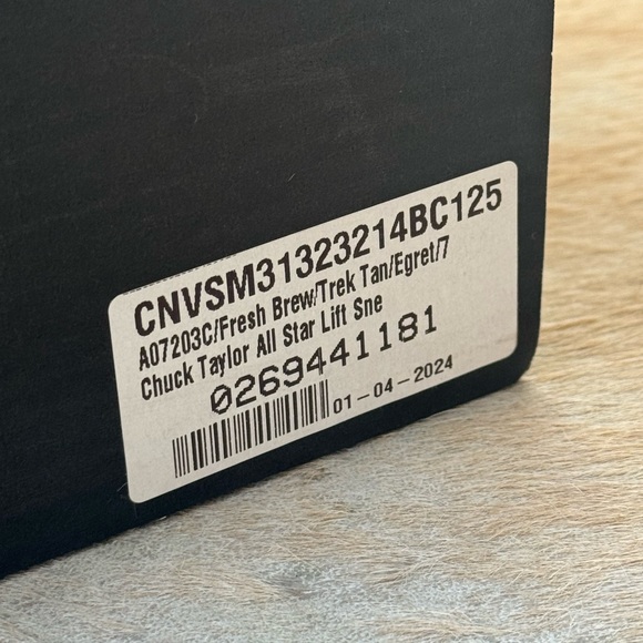 Converse Black and Cream High-Top Sneakers platform - Picture 6 of 6